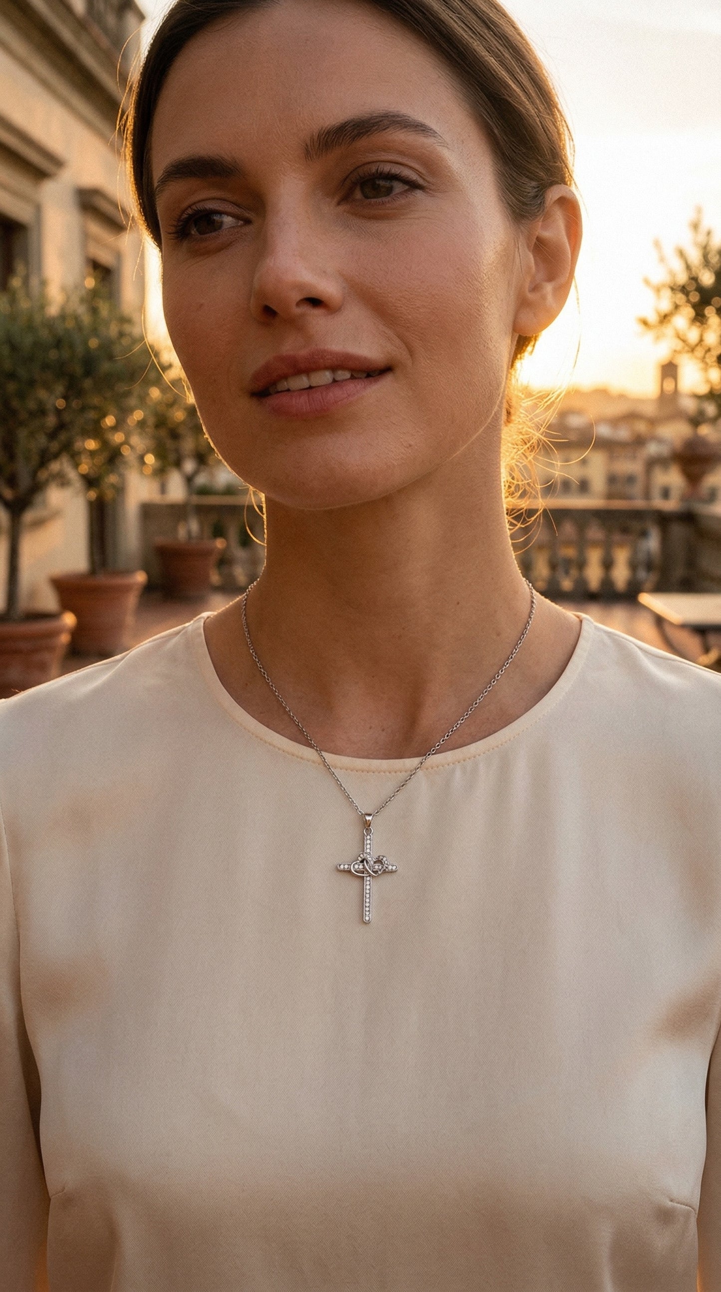 Kreuz Halskette mit Zirkonia
